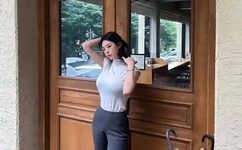 叫女生捏自己的小兔兔的视频